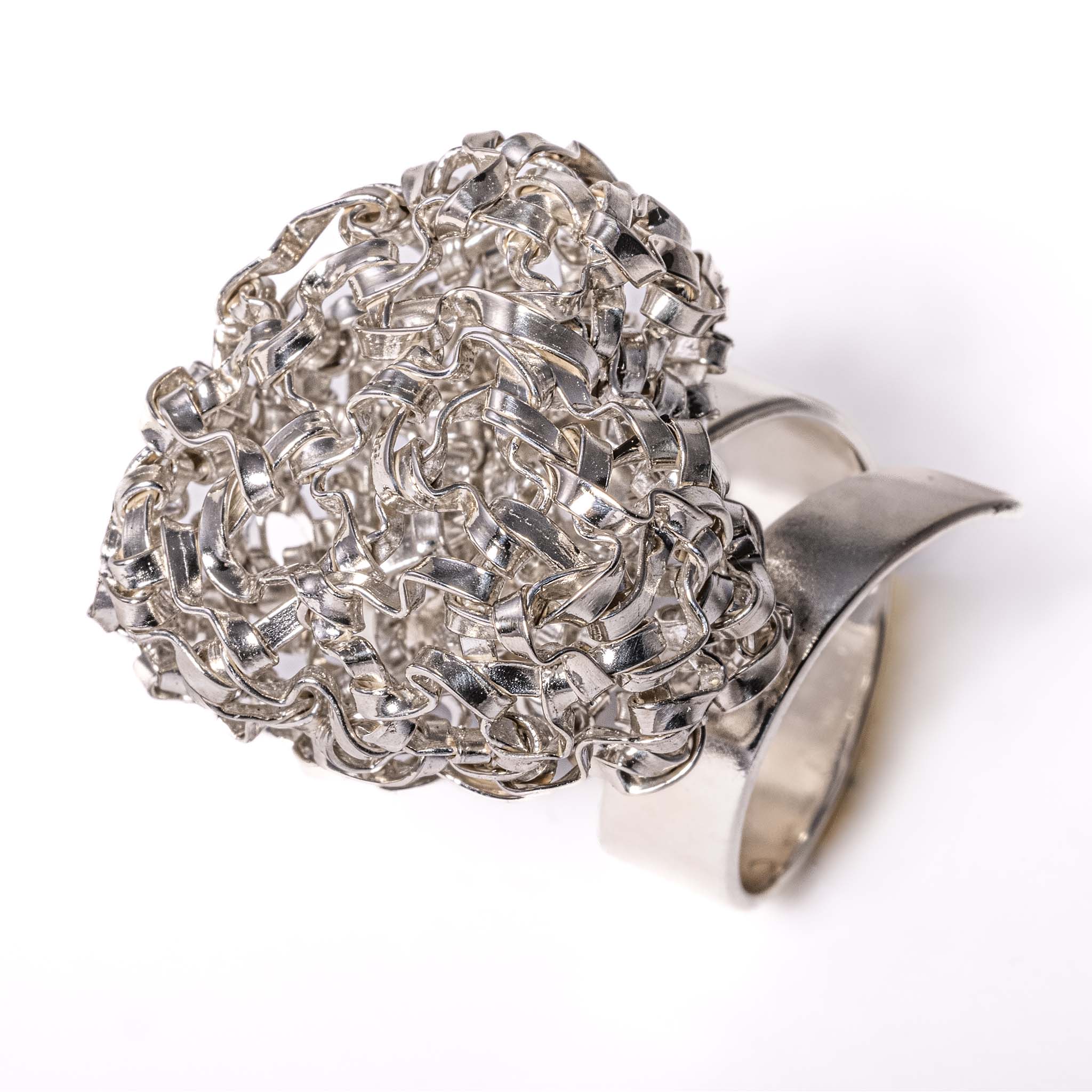 Bague en forme de cœur entrelacé