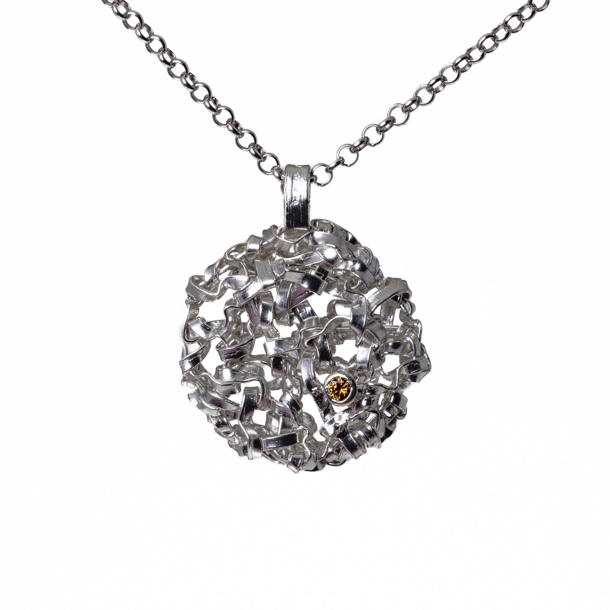 Collier pendentif rond avec saphir orange